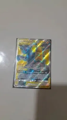 Carta pokémon muito rara Pikachu e zekrom 162/181