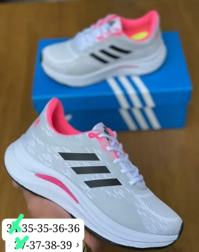 Tenis ADIDAS n 35 - DISPONÍVEL
