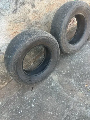 Vendo 2 pneus Dunlop