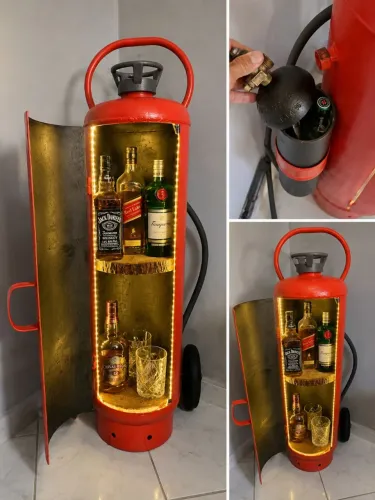 Extintor Antigo 50kg Transformado em Bar Decorativo com Luz