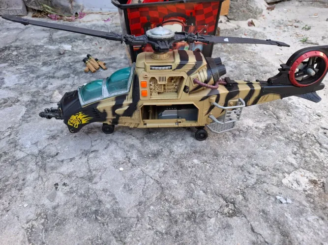 Elicptero de brinquedo