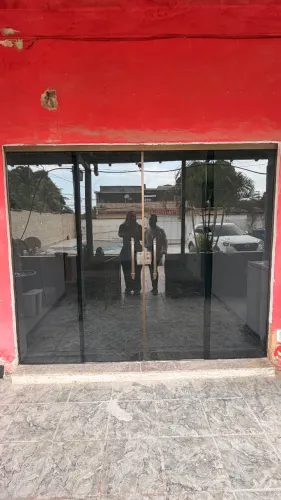 Porta de Blindex Fumê 2,50 x 2,10m - Super Conservada!