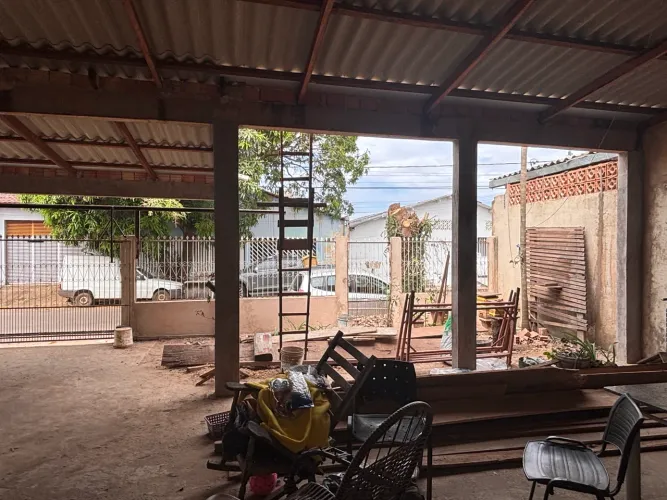 Vendo madeiras usadas para caixarias e construção