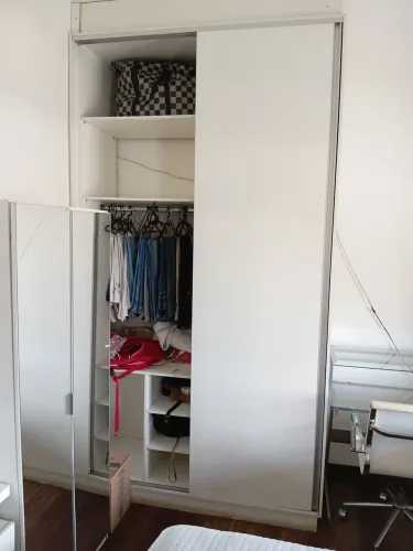 Guarda roupa de embutir