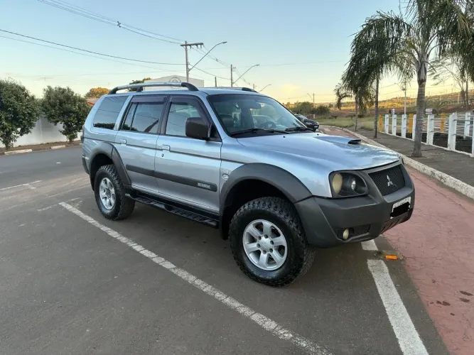 Mitsubishi Pajero Sport HPE 2.5 4X4 Diesel Mec. 2007
