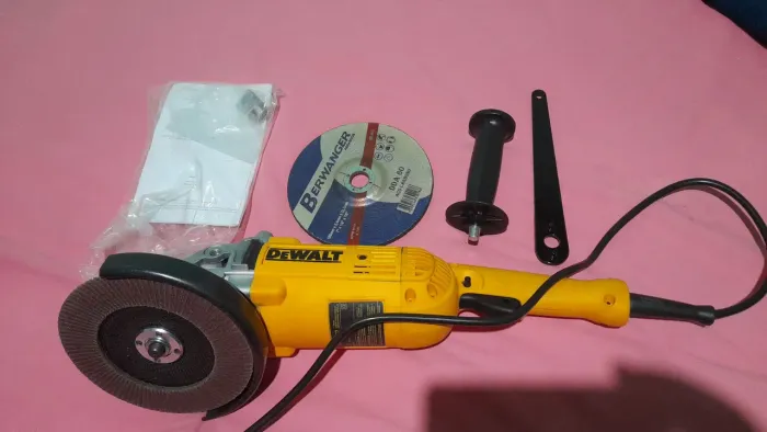 Vendo Esmerilhadeira 7 polegadas dewalt