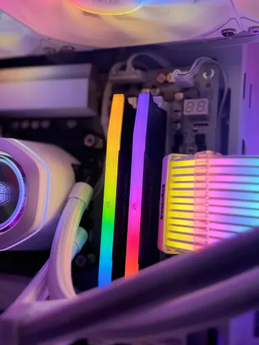 MEMÓRIA RAM CORSAIR VENGEANCE 2X32 5200MHZ CL40