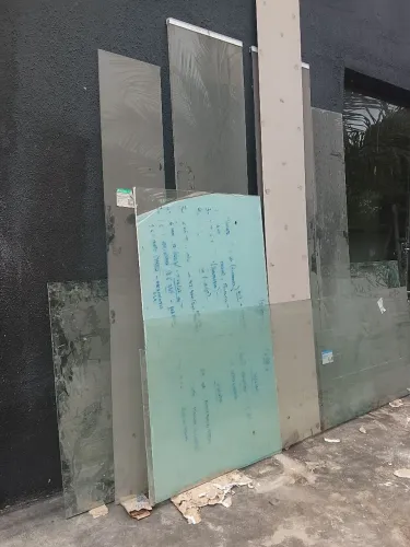 Portas de vidro temperado em ótimo estado