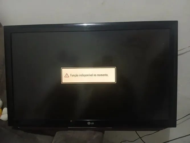 Tv LG 42 Polegadas Sem áudio e sem o Cabo pra ligar 
