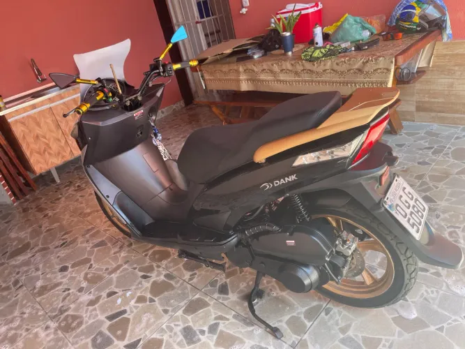 Promoção de Momento scooter Dank