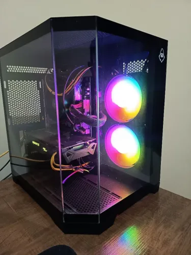 ? PC Gamer Ryzen 5 5600GT + GTX 1050 4GB + 16GB RAM