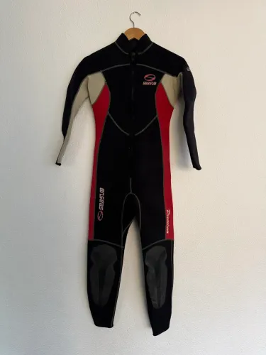 Roupa para mergulho seasub semi nova 