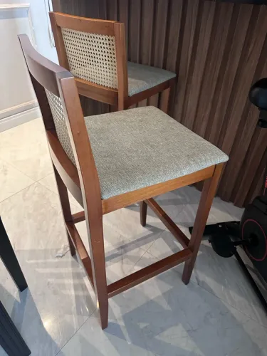 Banquetas em madeiras