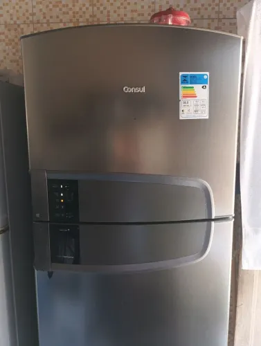 Geladeira inox Consul semi nova , aceito proposta..