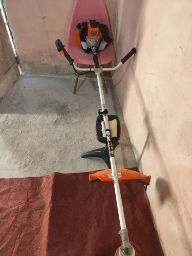 Máquina roçadeira nacazake novinha por 800 reais