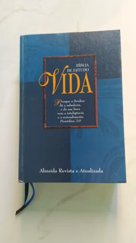 Bíblia de estudo Vida 1999.