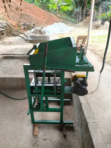 Máquina de Bloco e Paver - Seminova