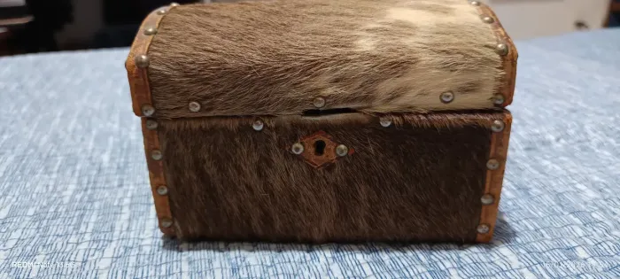 Bauzinho de couro de 90 anos