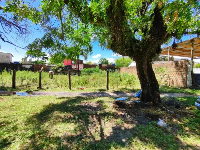 Terreno a venda no Balneário dos Prazeres, de 258,33m².