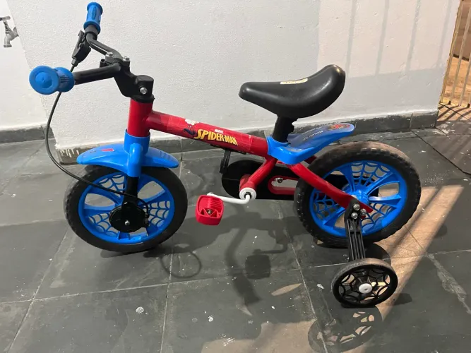 Bicicleta homem aranha