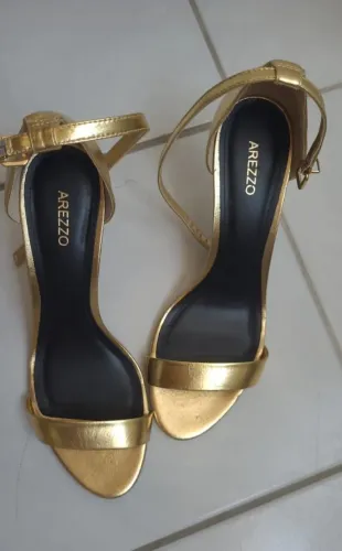 Sandália salto arezzo n ° 39 ( NOVA ) / whatsApp * Guarapari-ES 