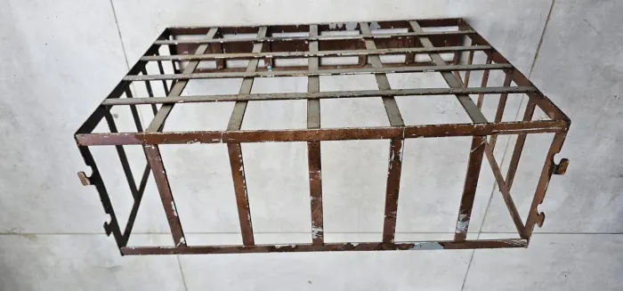 Cesto de lixo para portão