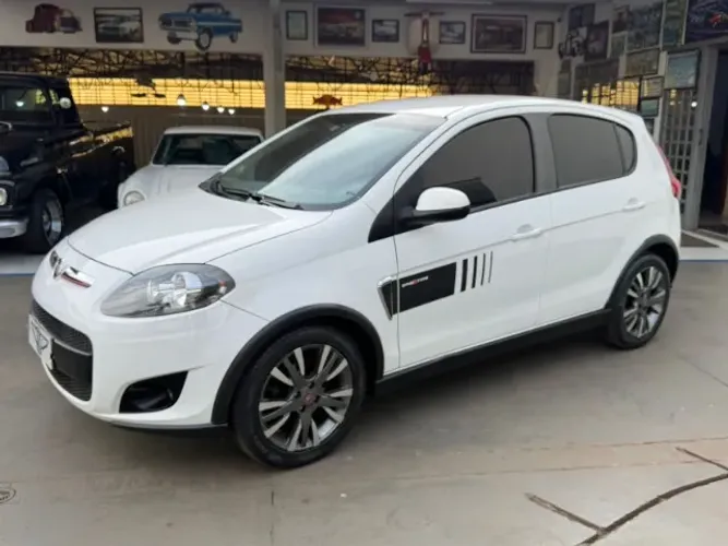 Fiat Palio Sporting 1.6 Flex 16V 5P 2015