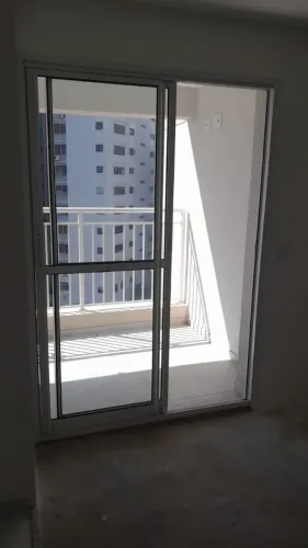 Porta de metal, de correr, com 2 folhas. Nova.