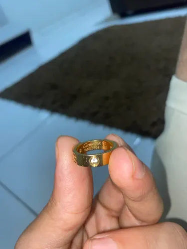 Anel cartier ouro 18k cravejado com 3 pedras de diamante 