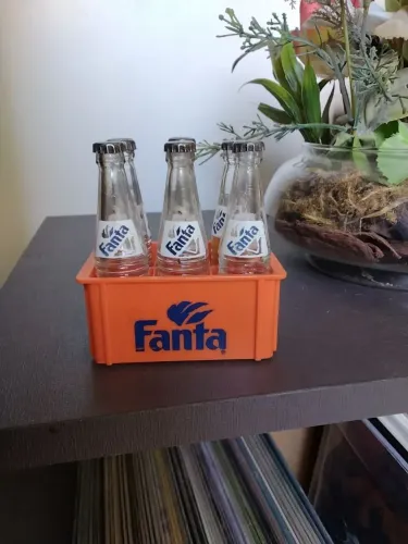 Mini engradado fanta 6 uni.