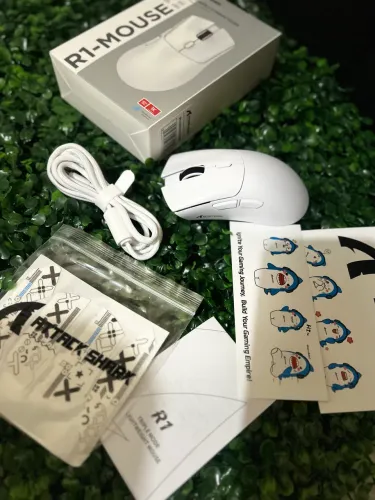 Mouse Attack Shark R1 Branco - Sensor PAW3311 18K DPI (Novo)
