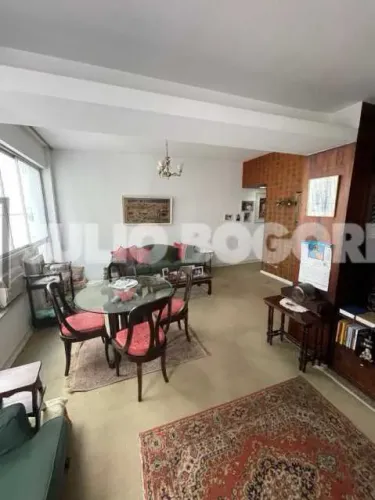 VENDA DE APARTAMENTO EM IPANEMA NA QUADRA DA PRAIA, 3 QUARTOS, 1 VAGA E ÁREA DE 100M²