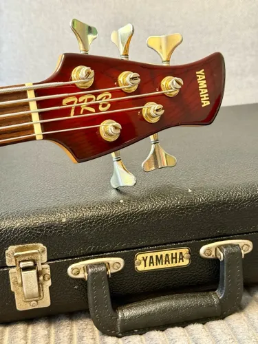 Baixo Yamaha TRB-5II Made in Japan (1999) - Magenta Burst / Trans Red