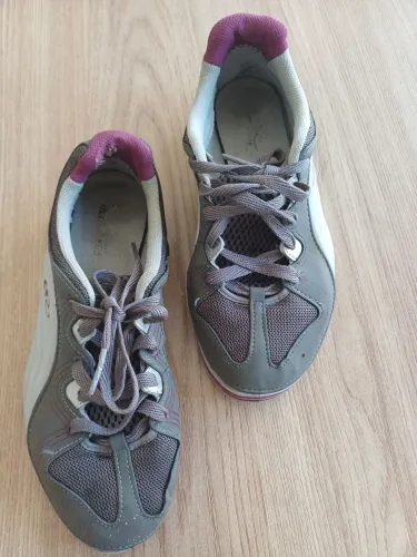 Tênis Olympikus, 37. Em bom estado.