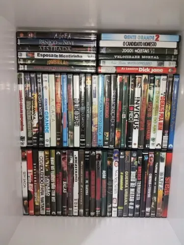 Kit com 120 DVDs