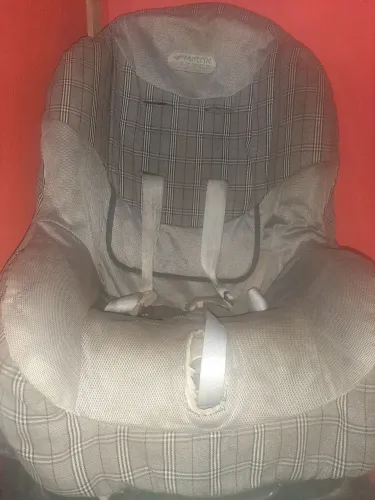 CADEIRINHA DE AUTO  BURIGOTTO (SEMI NOVA)