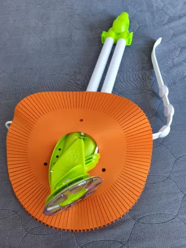 Robô aspirador de piscina