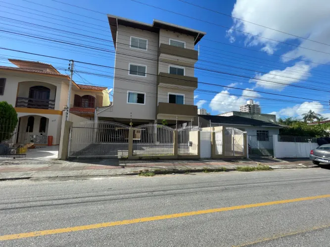 ALUGA-SE APARTAMENTO LOCALIZADO NO BAIRRO JARDIM CIDADE DE FLORIANÓPOLIS