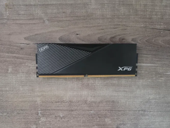 Memória RAM 16GB DDR5 5200MHz XPG Lancer