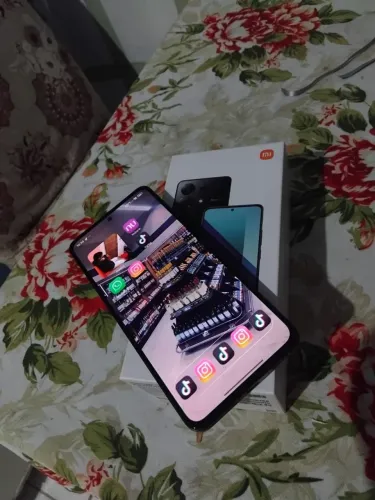 Vendo ou troco redmi note 13 com tudo dele 