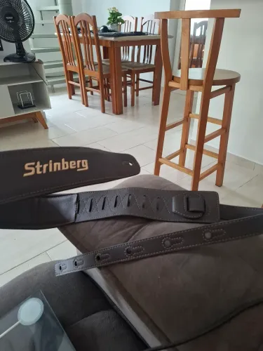 Correia para violão Strinberg