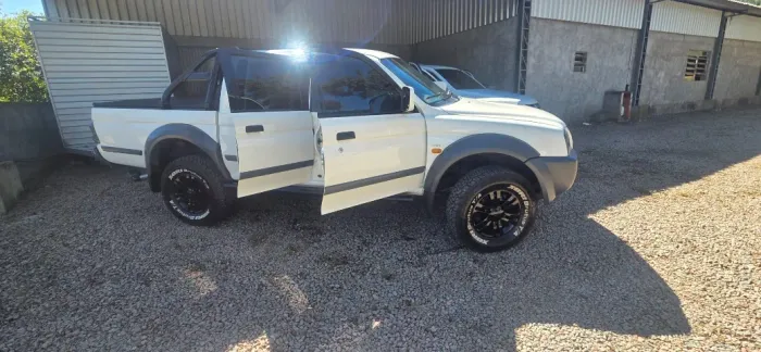 Mitsubishi L200 Outdoor HPE 2.5 4X4 CD T.dies. Mec. 2009