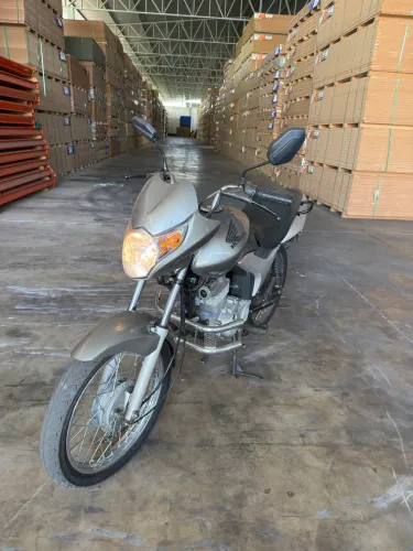 Vendo cg titan 2009 conservada 