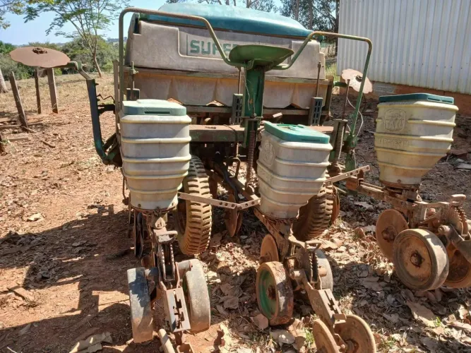 Plantadeira 3 linhas tatu hidráulica com pistão para trator 