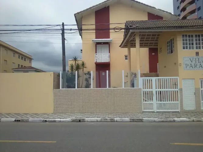 Sobrado para venda tem 100 metros quadrados com 3 quartos em Centro - Mongaguá - SP