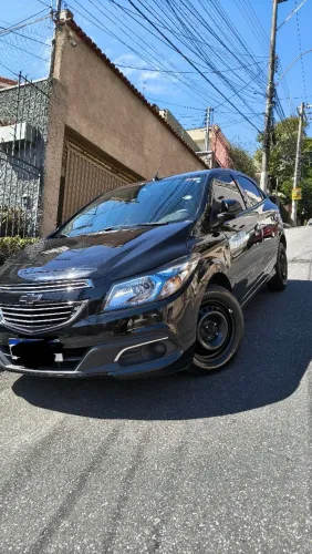 Chevrolet Onix Hatch LT 1.4 8V Flex Power Mec. 4P 2013