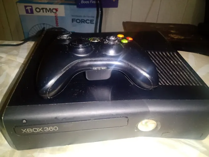 Xbox 360 Slim 500GB RGH - Lotado de Jogos (GTA V, CoD, FIFA)