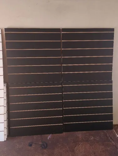 Painéis Canaletados MDF Preto ( Peça 0,90x0,90 cm ( Seminovos)
