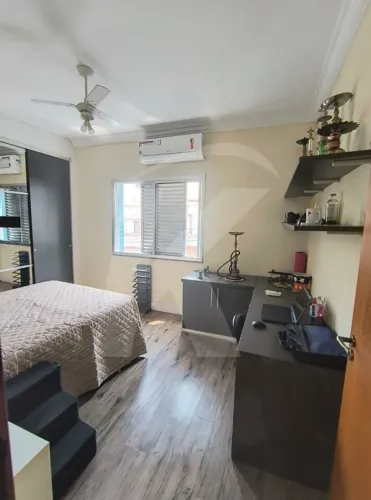 Sobrado em condomínio com 04 quartos, 02 vagas de garagem, Santana