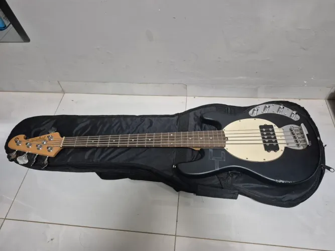 Baixo Tagima 5 cordas ativo
